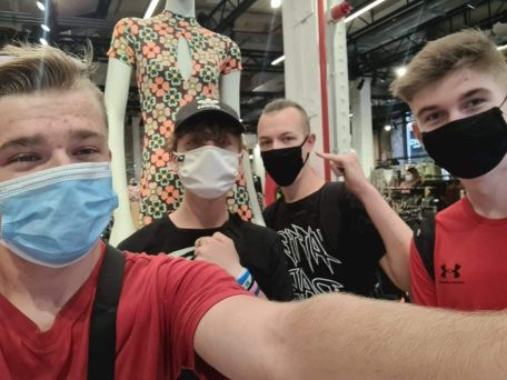 received_1228684410938073